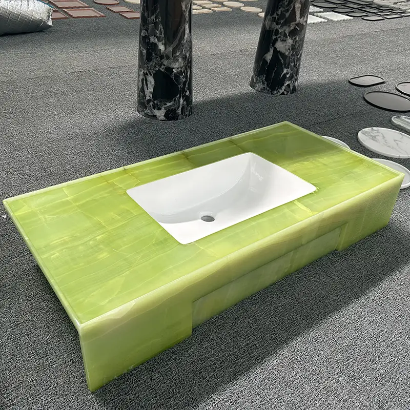 ステートメントのインテリアにはオニキスとアゲートを選択する必要がありますか?